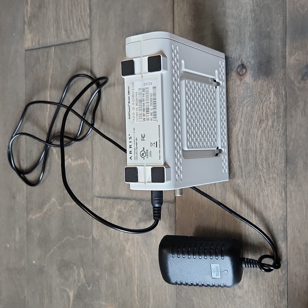 Arris Surfboard SB6141 Networking Modem - Picture 5 of 5